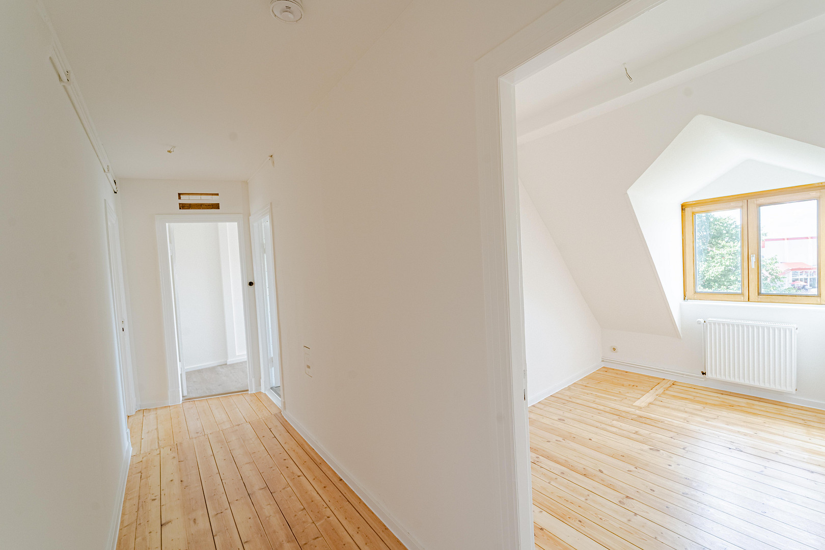 Altbautraum mit 110m² im DG, frisch renoviert, 4-Zimmer, mit neuer EBK und Gartennutzung – Schwartauer Allee 121, 23554 Lübeck(Holstentor Nord) – Vorschaubild 7