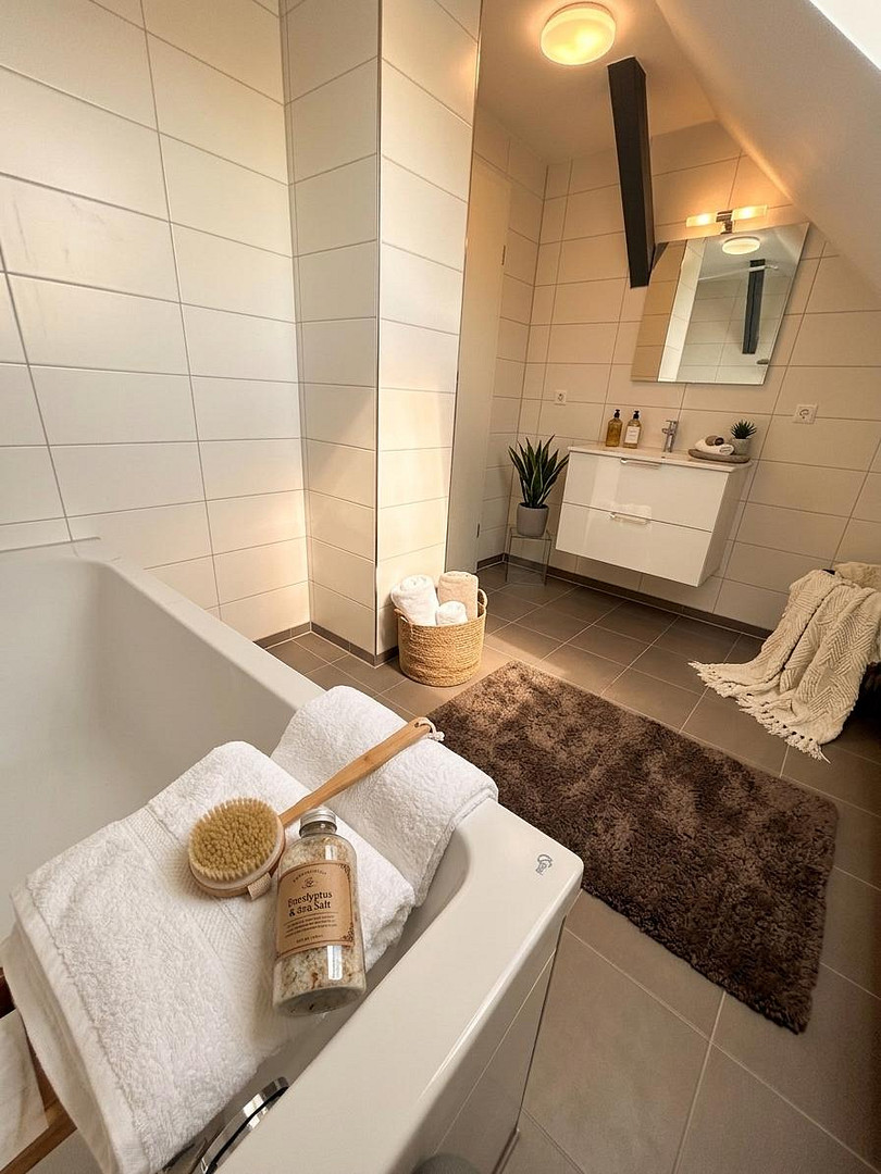 Frisch sanierte 2-Zimmer-Dachgeschosswohnung mit  Garten optional – Kirchstraße 33, 6846 Dessau-Roßlau(Dessau) – Vorschaubild 11