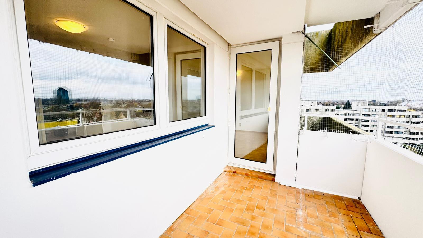 Helle 2-Zimmer-Wohnung mit Südbalkon, Weitblick und TG nahe MHH – 30457 Hannover(Groß Buchholz) – Vorschaubild 3