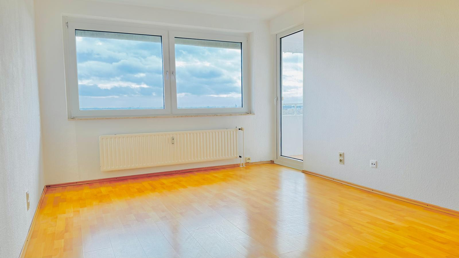 Helle 2-Zimmer-Wohnung mit Südbalkon, Weitblick und TG nahe MHH – 30457 Hannover(Groß Buchholz) – Vorschaubild 2