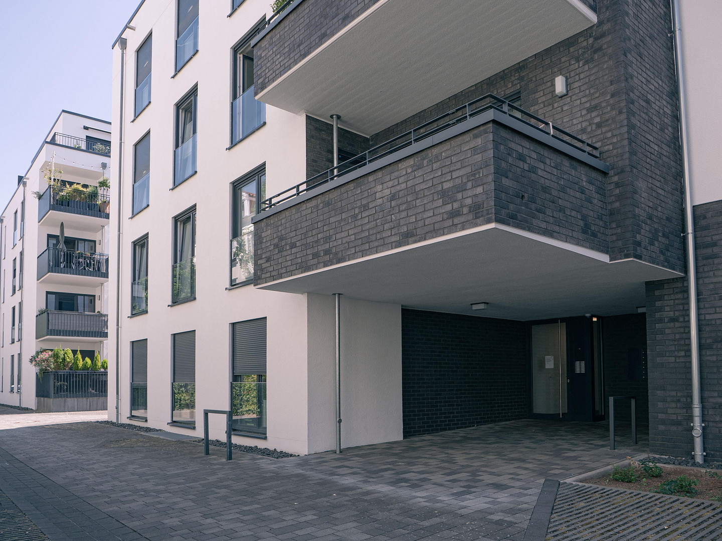 Provisionsfrei: Lichtdurchflutete 3-bis 4-Zimmer-Premiumwohnung (Bj. 2017) mit TG-Stellplatz – 63067 Offenbach am Main – Vorschaubild 2