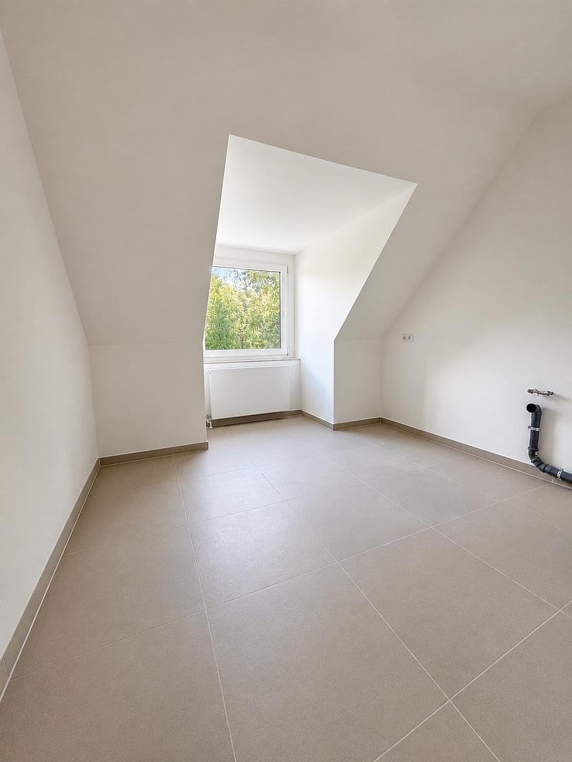 Stilvoll saniertes Dachgeschoss mit Rundbogen-Gauben und Balkon in Kirchrode – 30559 Hannover(Kirchrode) – Vorschaubild 8