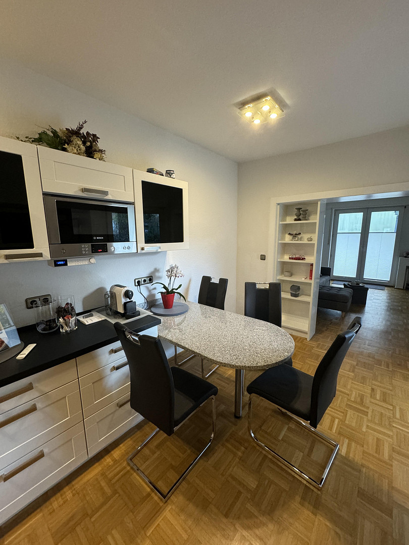Außergewöhnliche 2,5-Zimmer-Wohnung nahe Uniklinikum – mit Einbauküche, Balkon & Sonnenterrasse – keplerstraße, 45147 Essen(Holsterhausen) – Vorschaubild 6