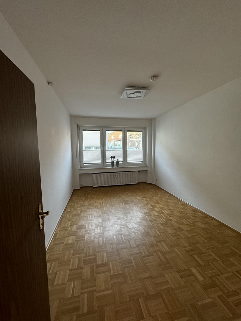Außergewöhnliche 2,5-Zimmer-Wohnung nahe Uniklinikum – mit Einbauküche, Balkon & Sonnenterrasse – keplerstraße, 45147 Essen(Holsterhausen) – Vorschaubild 18