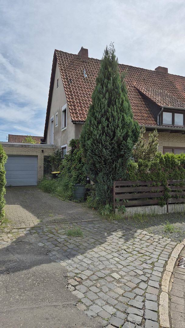 Geräumiges Einfamilienhaus mit 6,5 Zimmern in Salzgitter-Thiede – 38239 Salzgitter-Thiede(Thiede) – Vorschaubild 2