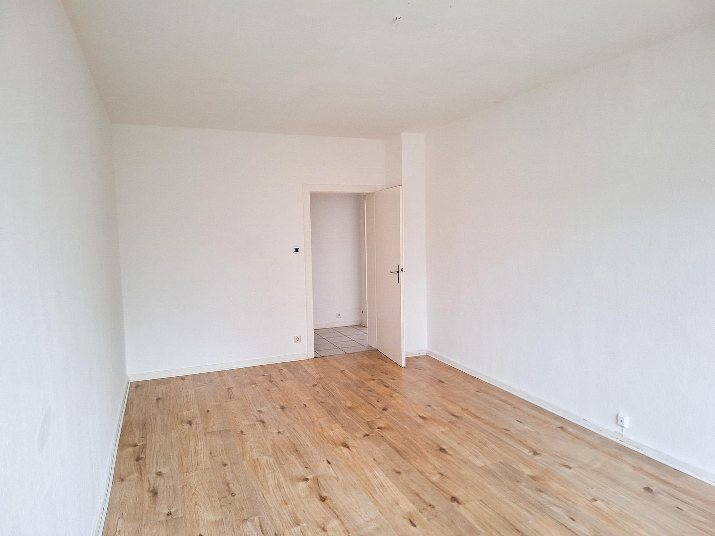 Sanierte 3,5 Zimmer-KDB Wohnung (ca. 70 qm) mit Einbauküche und Balkon / Holsterhausen – Bunsenstr. 77, 45145 Essen(Holsterhausen) – Vorschaubild 11
