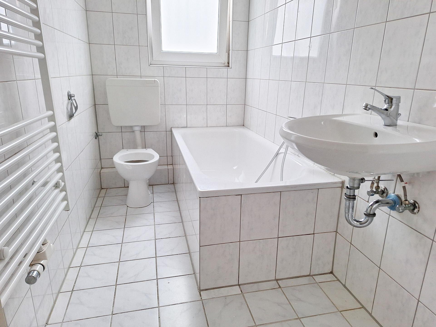 Sanierte 3,5 Zimmer-KDB Wohnung (ca. 70 qm) mit Einbauküche und Balkon / Holsterhausen – Bunsenstr. 77, 45145 Essen(Holsterhausen) – Vorschaubild 5