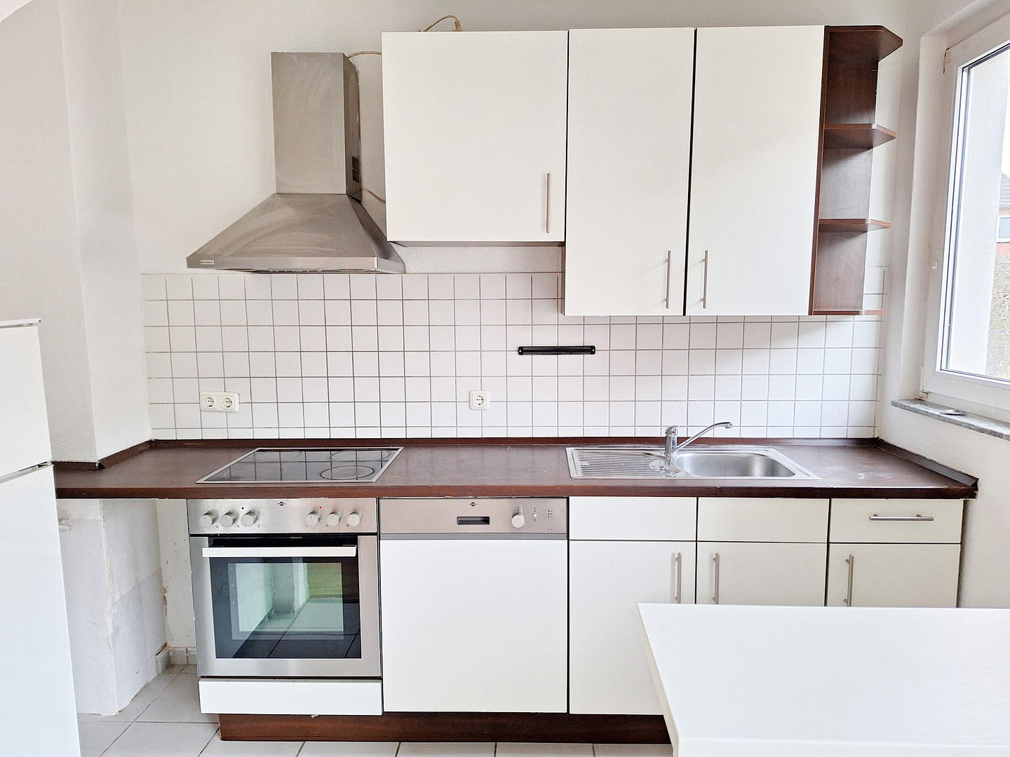 Sanierte 3,5 Zimmer-KDB Wohnung (ca. 70 qm) mit Einbauküche und Balkon / Holsterhausen – Bunsenstr. 77, 45145 Essen(Holsterhausen) – Vorschaubild 3