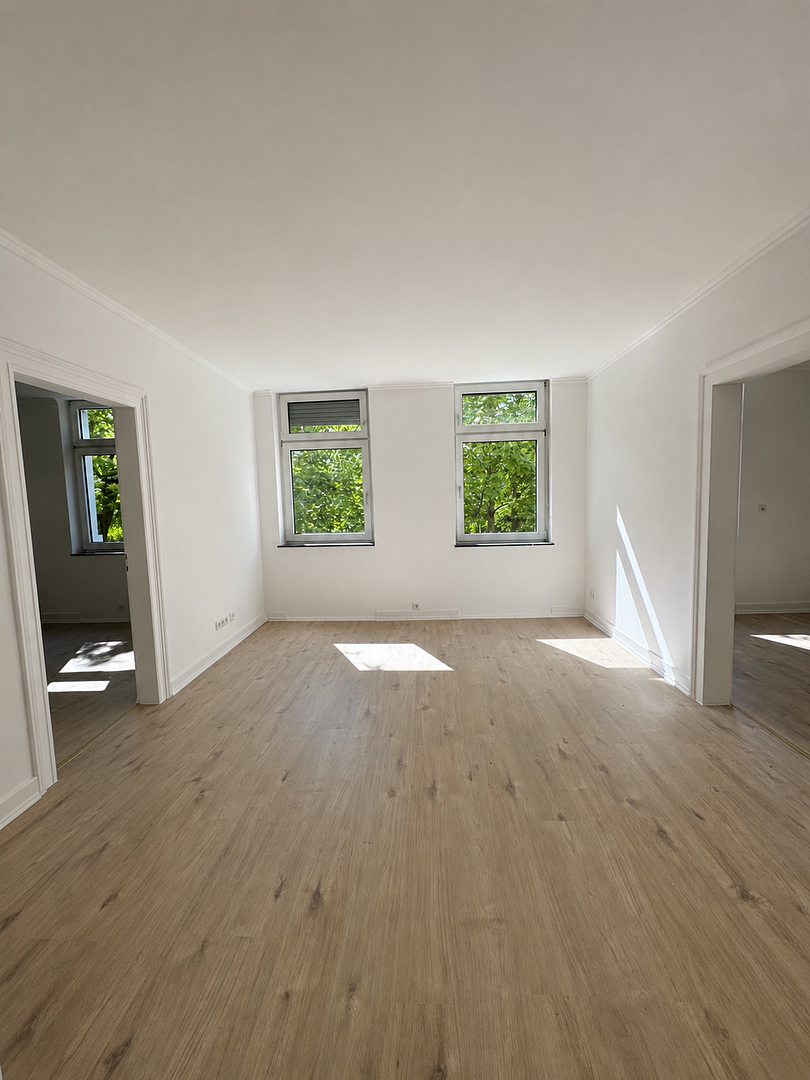 Hochwertig sanierte 4-Zimmer-Altbauwohnung mit EBK und Balkon in Bestlage des Johannesviertels