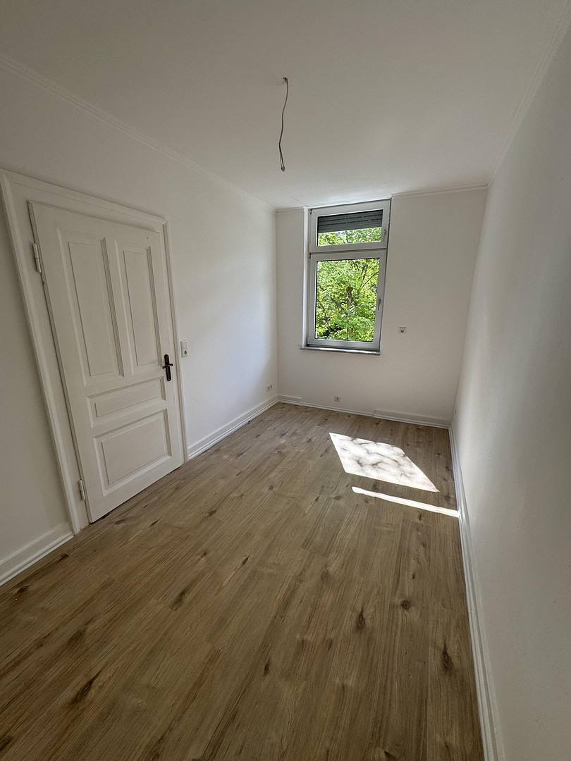 Hochwertig sanierte 4-Zimmer-Altbauwohnung mit EBK und Balkon in Bestlage des Johannesviertels – 64293 Darmstadt – Vorschaubild 5