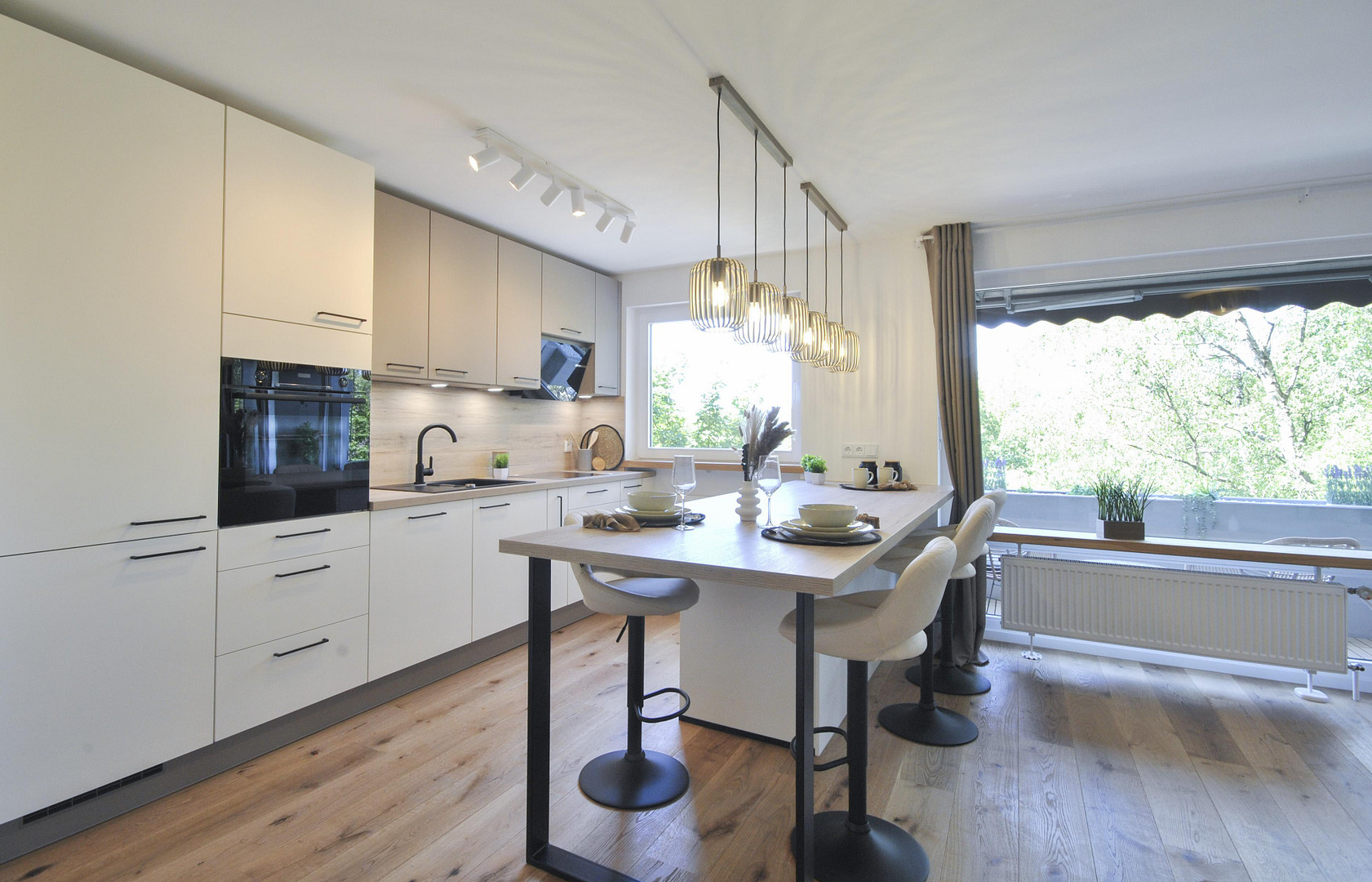 TOP RENOVIERTE UND KOMPLETT EINGERICHTETE 2,5-ZIMMER WOHNUNG IN SCHWABING WEST - PROVISIONSFREI – 80797 München(Schwabing) – Vorschaubild 3