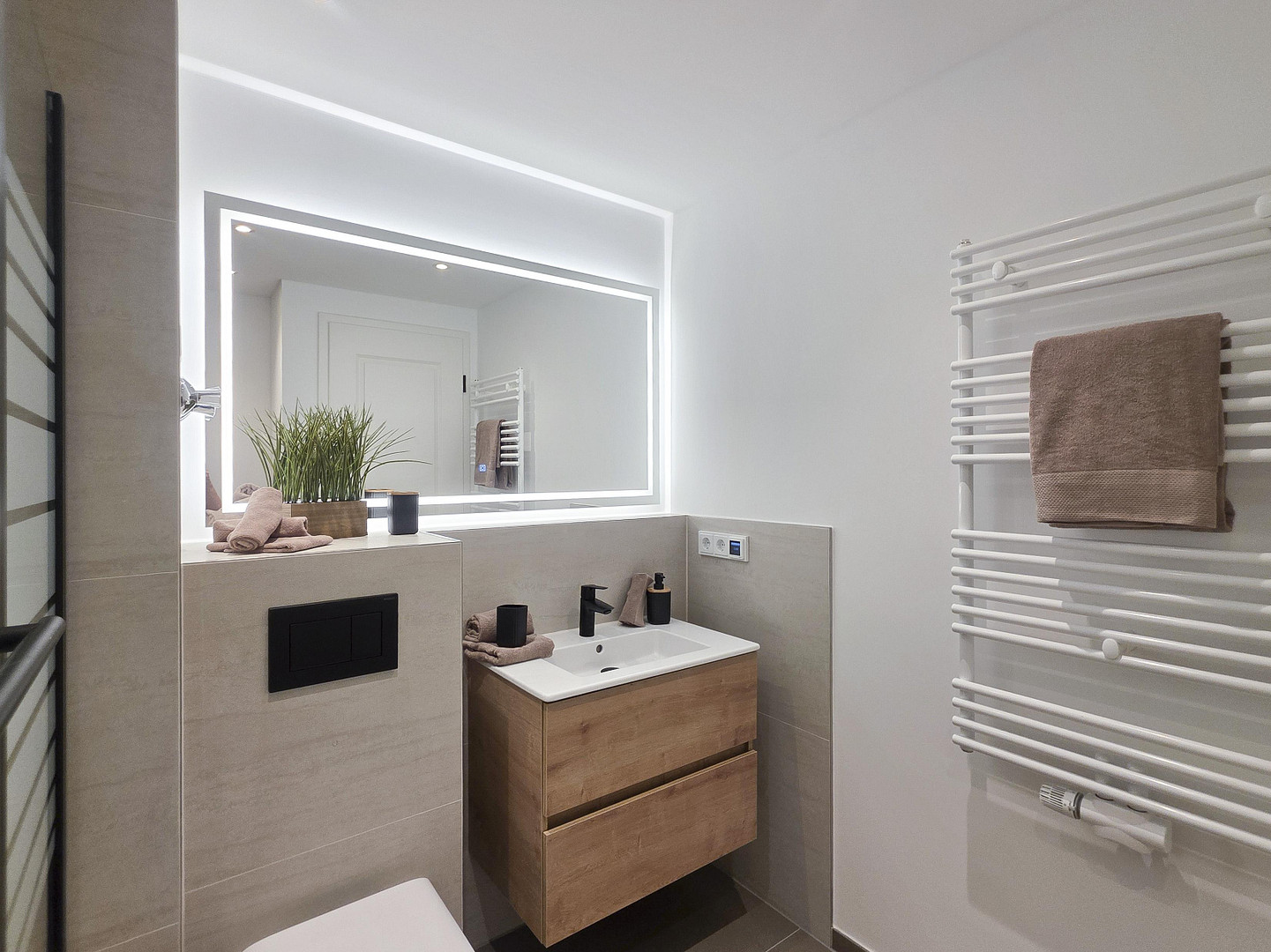 TOP RENOVIERTE UND KOMPLETT EINGERICHTETE 2,5-ZIMMER WOHNUNG IN SCHWABING WEST - PROVISIONSFREI – 80797 München(Schwabing) – Vorschaubild 12
