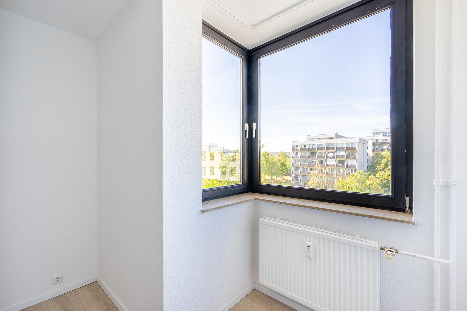 Apartment+Stellplatz Mainz: Kapitalanlage, Eltern & Selbstnutzer – LEER & PROVISIONSFREI! – 55122 Mainz – Vorschaubild 2