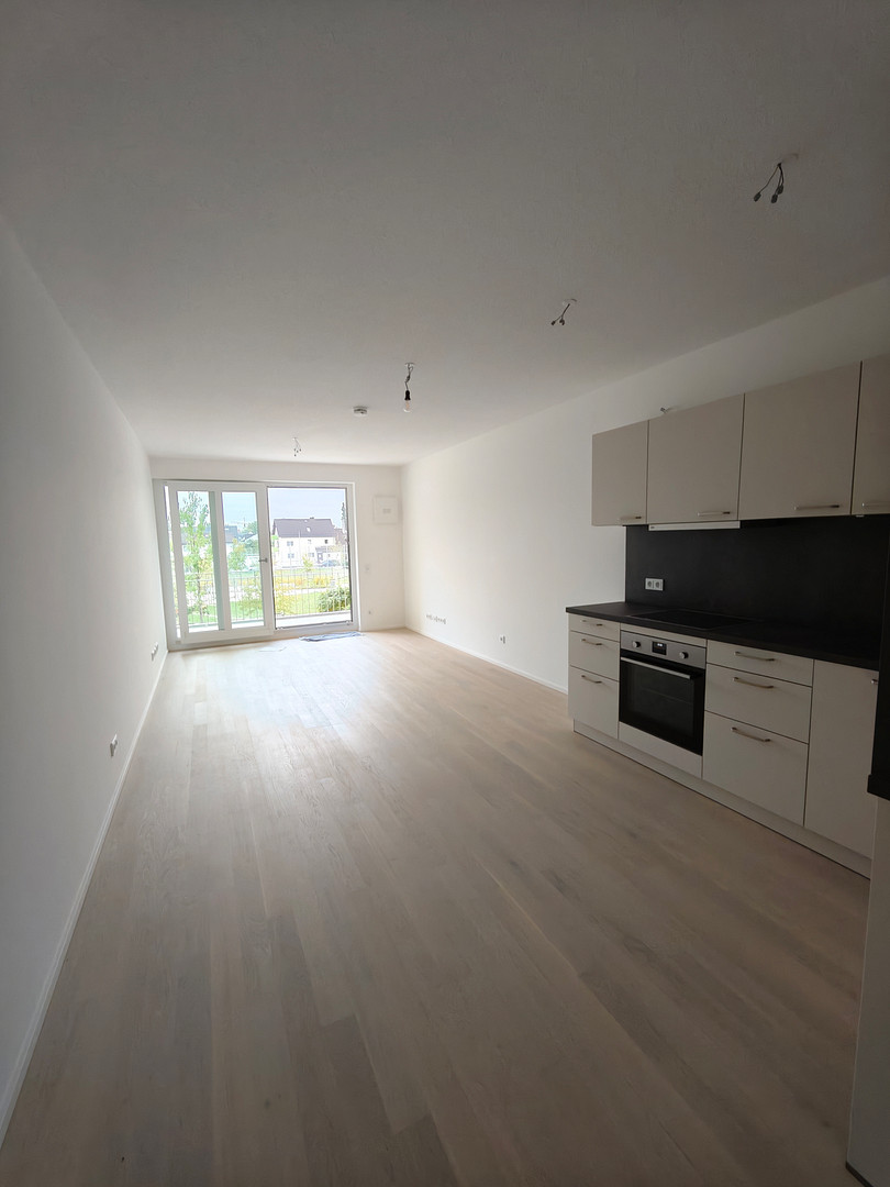 2 Zi-Wohnung Erstbezug ab 1.11. fußläufig 8 min zu U-und S-Bahn