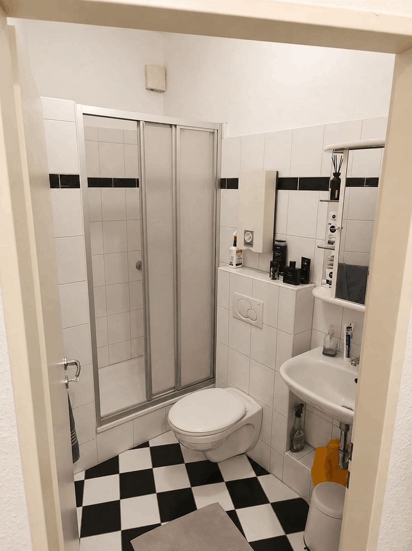 Sonnige, ruhige 2-Zimmer-Altbauwohnung zentral in Kiel – 24114 Kiel(Südfriedhof) – Vorschaubild 6