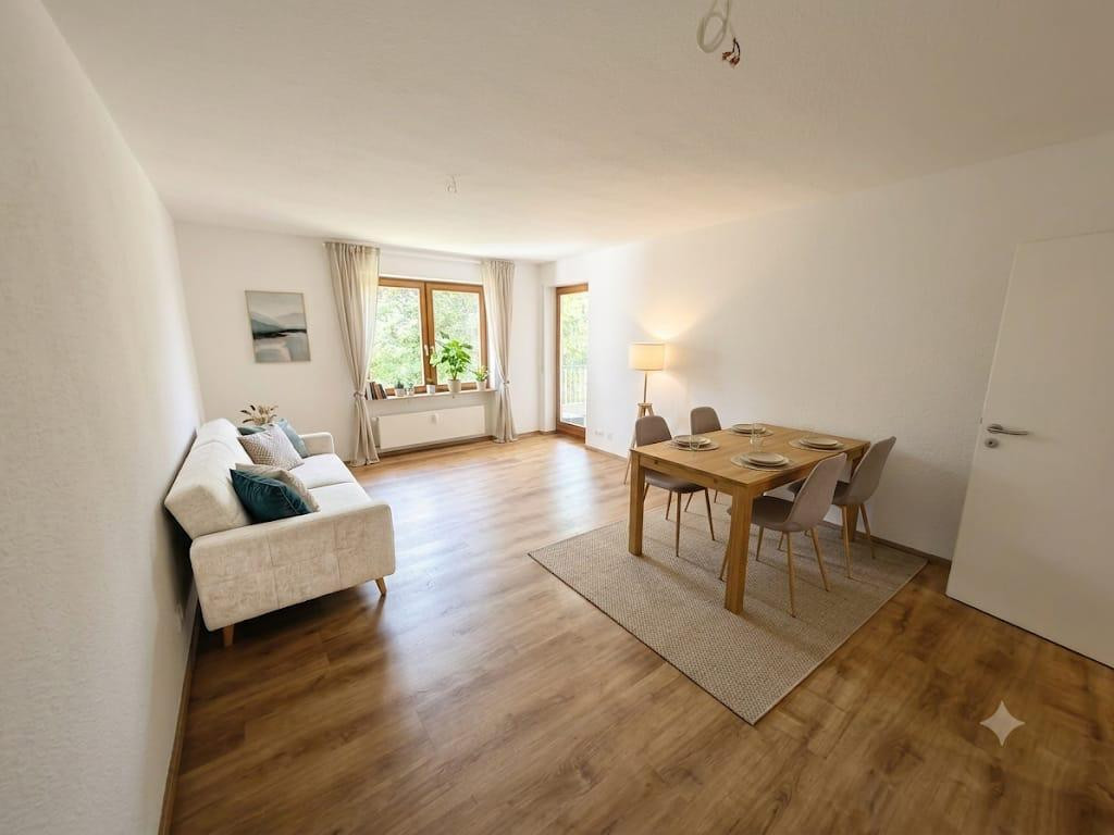 +++Bezugsfreie 2-Zimmer mit EBK, Balkon und Stellplatz+++