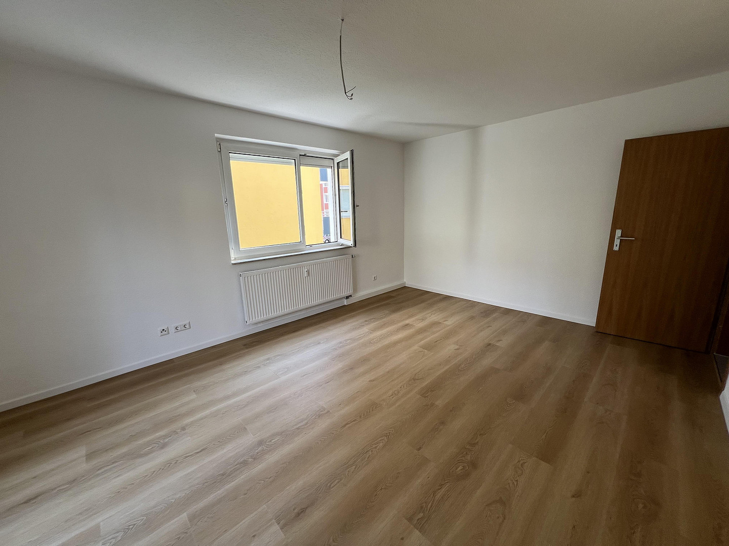 Frisch renovierte 4-Zi-Wohnung in Kornwestheim – 70806 Kornwestheim – Vorschaubild 2