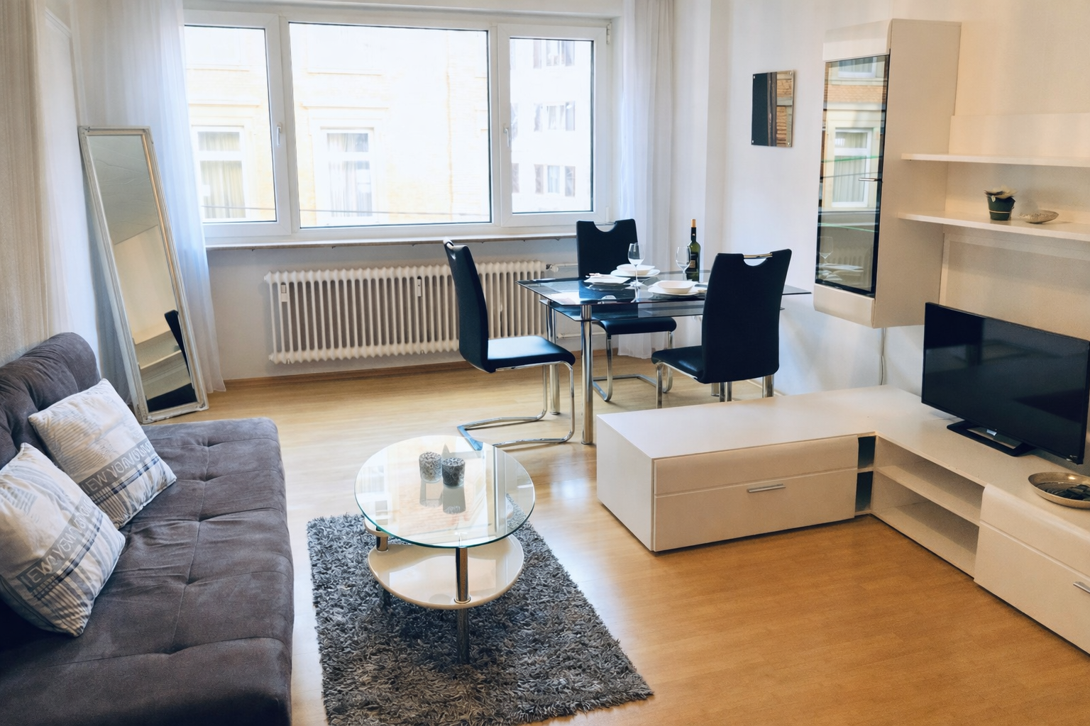 Provisionsfrei: Möbliertes Apartment mit Loggia im Heusteigviertel – Immenhofer Straße 1, 70180 Stuttgart(Süd) – Vorschaubild 4