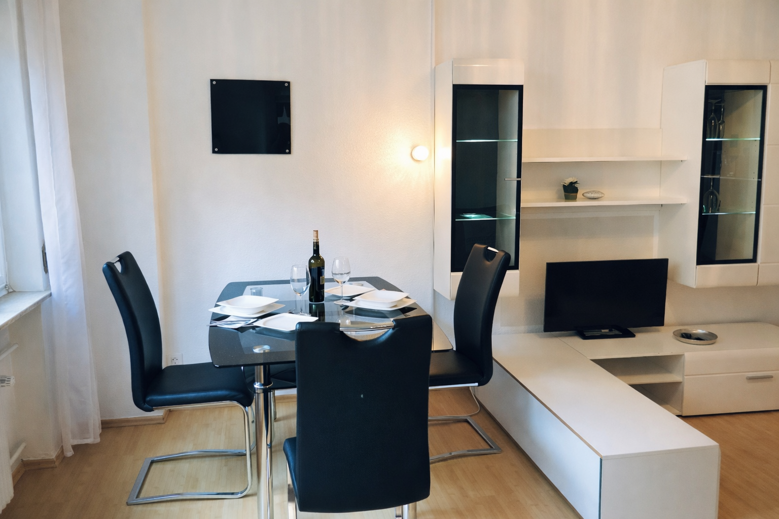 Provisionsfrei: Möbliertes Apartment mit Loggia im Heusteigviertel – Immenhofer Straße 1, 70180 Stuttgart(Süd) – Vorschaubild 6