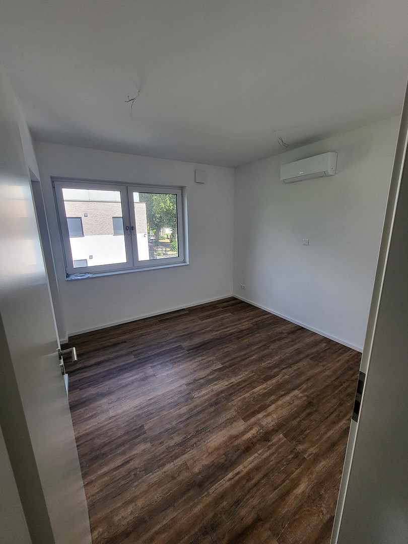 Citylage Falkensee - Doppelhaushälfte mit Dachterrasse für Selbstnutzer oder Anleger – Kochstraße 40a, 14612 Falkensee – Vorschaubild 9