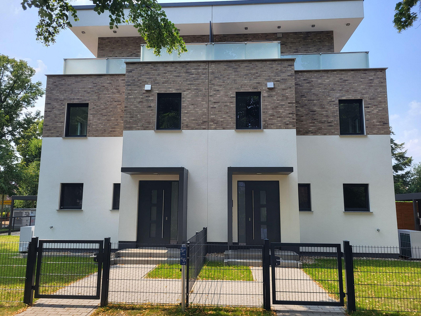 Citylage Falkensee - Doppelhaushälfte mit Dachterrasse für Selbstnutzer oder Anleger – Kochstraße 40a, 14612 Falkensee – Vorschaubild 3