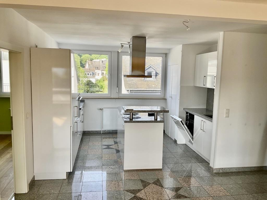 Gemütliche Dachgeschosswohnung in Ko-Metternich, provisionsfrei, mit Balkon und Garage – Weidtman Straße 22, 56072 Koblenz – Vorschaubild 2