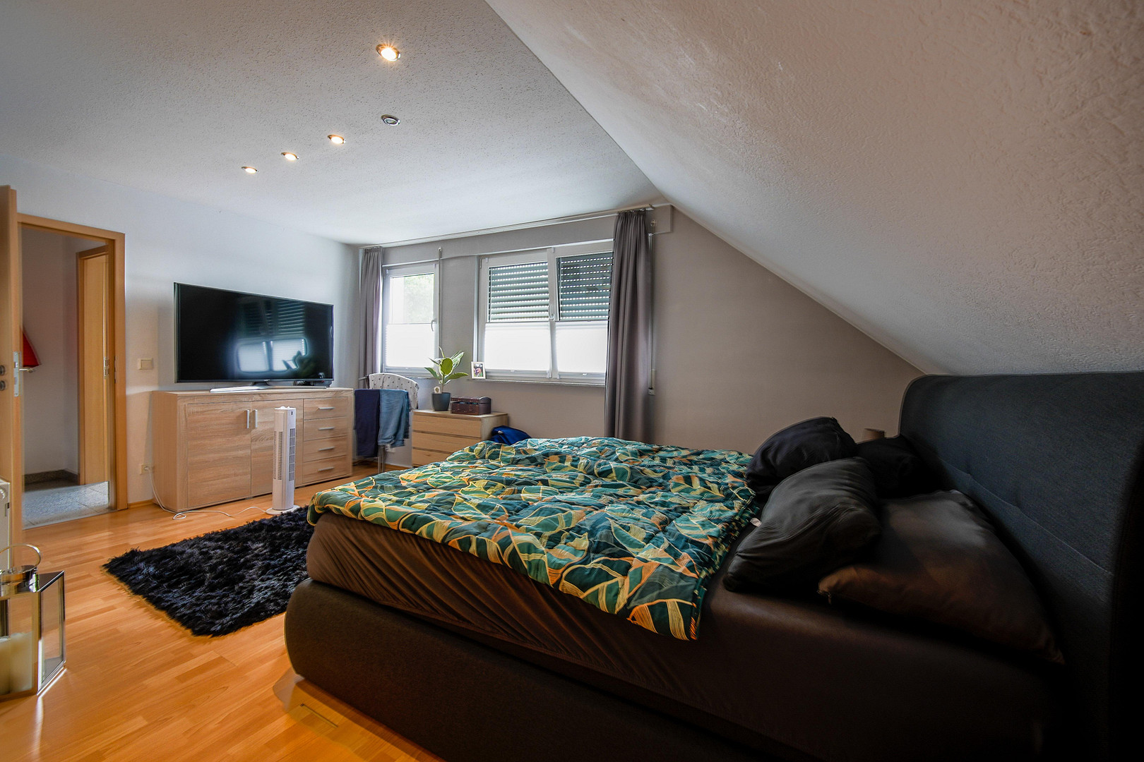 Außergewöhnliche 2-Zimmer-Dachgeschosswohnung mit Kamin, Vollbad, Balkon & ausgebautem Dachboden – 59514 Welver – Vorschaubild 13