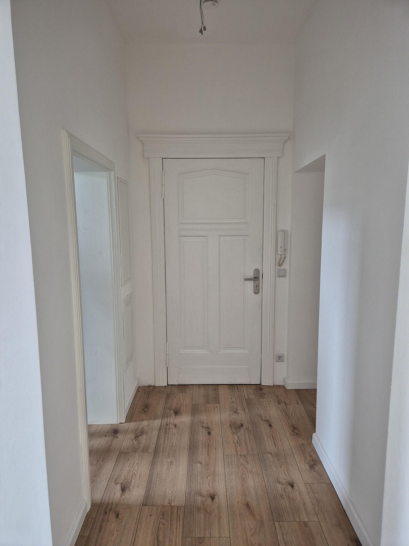 Erstbezug nach Sanierung – Stilvolle 4-Zimmer-Altbauwohnung mit 126 m² – Am Wasserturm 30, 3238 Finsterwalde – Vorschaubild 2