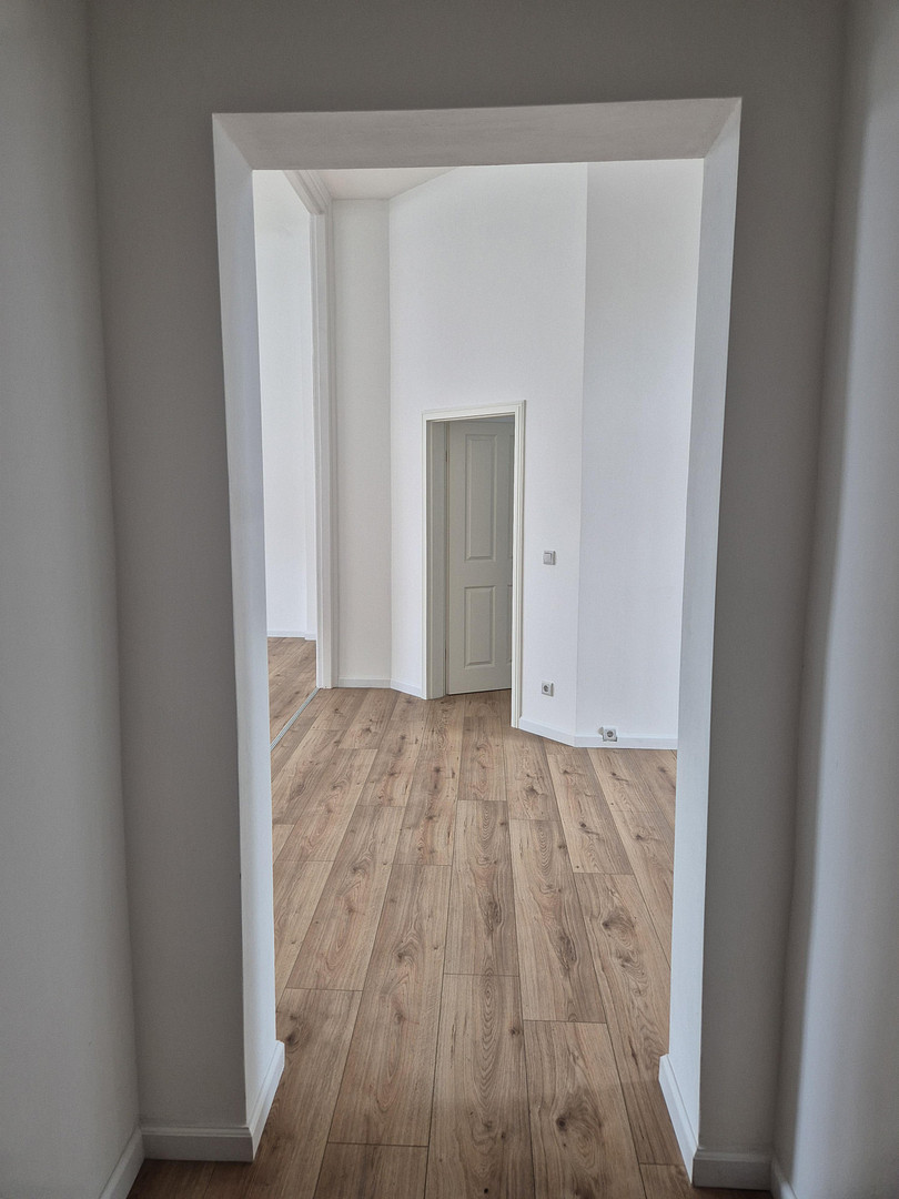 Erstbezug nach Sanierung – Stilvolle 4-Zimmer-Altbauwohnung mit 126 m² – Am Wasserturm 30, 3238 Finsterwalde – Vorschaubild 3