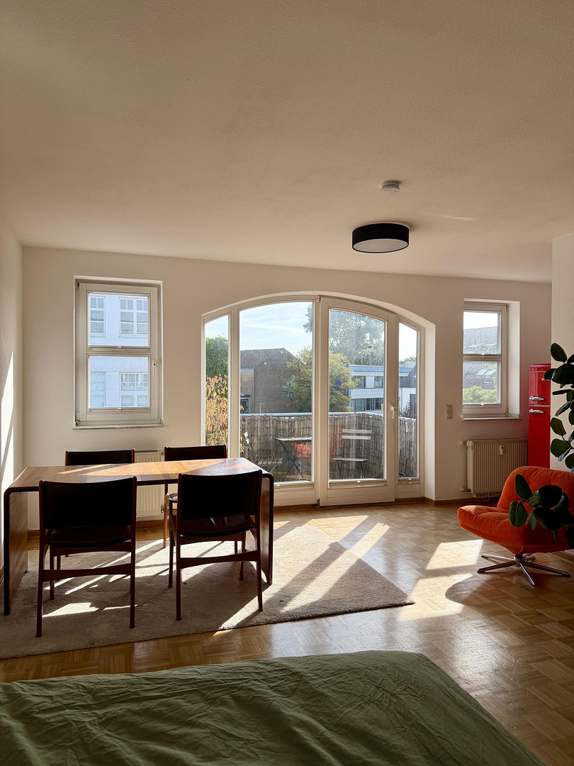 Bezugsfrei in Flingern: 1-Zimmer-Wohnung mit Balkon, Keller und Tiefgarage