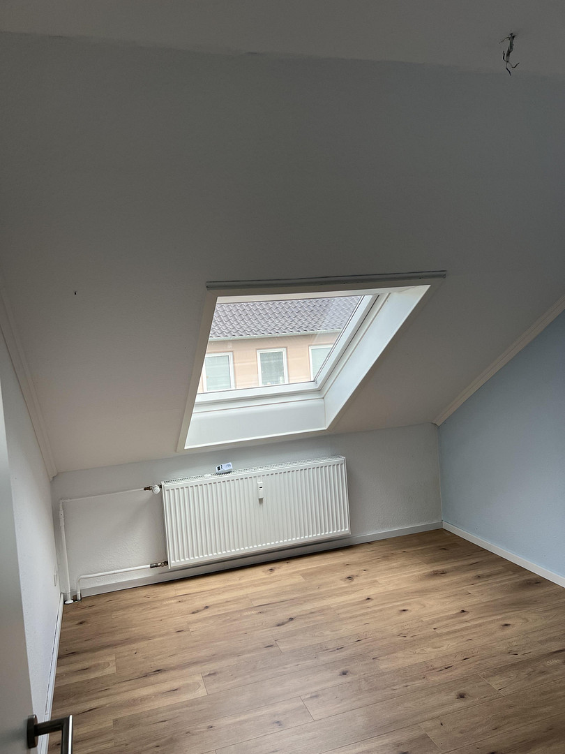 Moderne Dachgeschosswohnung in Hauptbahnhofsnähe – Gutenbergstr. 5, 27570 Bremerhaven(Geestemünde-Nord) – Vorschaubild 2