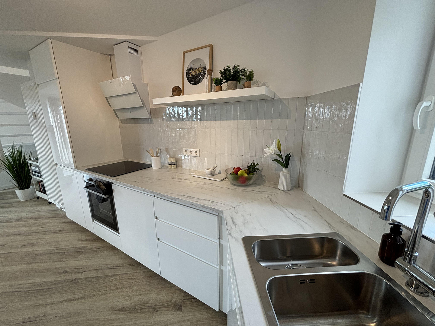 Vollmöblierte 2,5-Zimmer-Maisonette mit Tageslichtbad & Kellerraum - Neubau 2024 in Köln Mülheim! – Bergisch Gladbacher Str. 135-137, 51065 Köln(Mülheim) – Vorschaubild 11