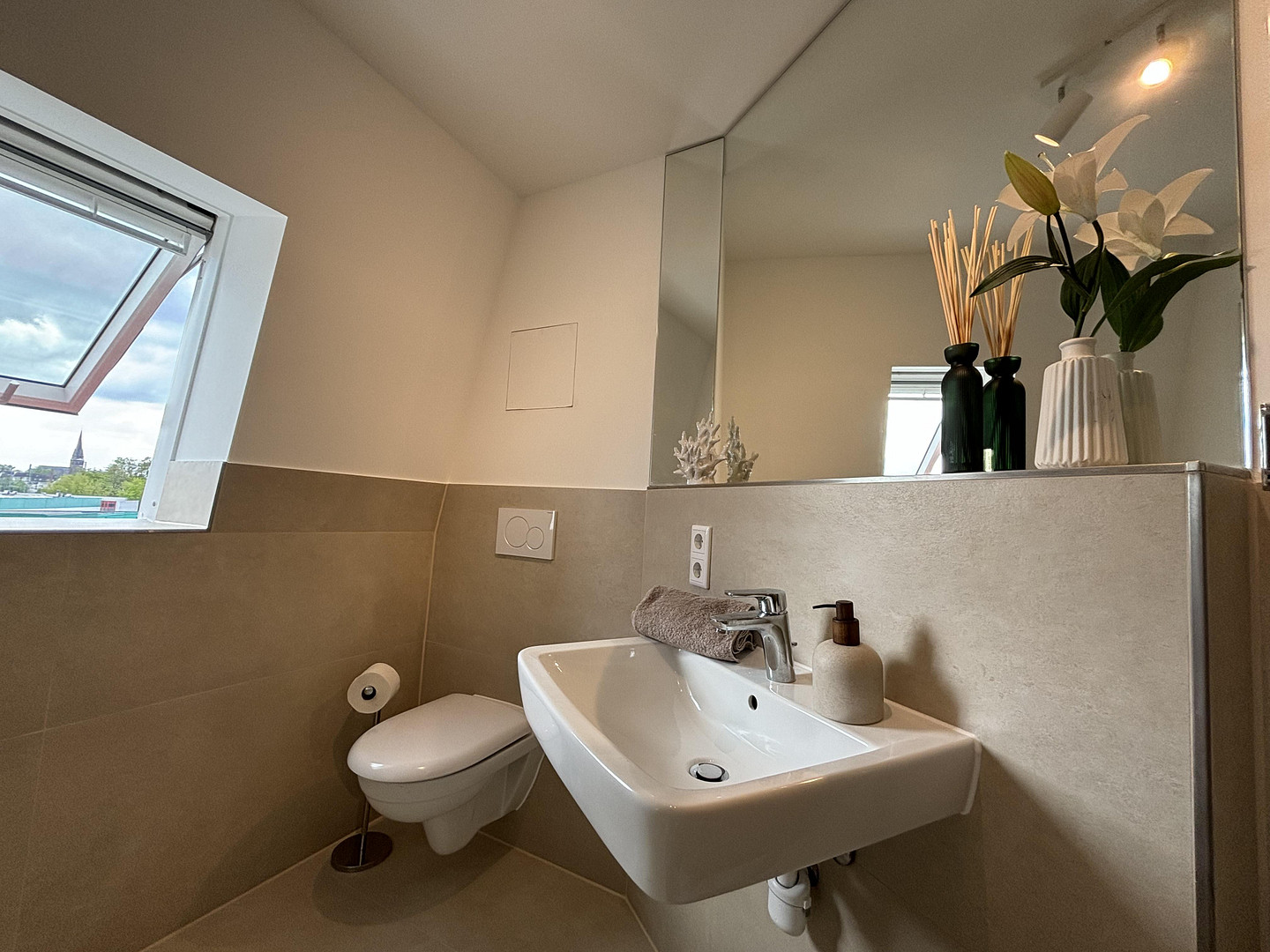 Vollmöblierte 2,5-Zimmer-Maisonette mit Tageslichtbad & Kellerraum - Neubau 2024 in Köln Mülheim! – Bergisch Gladbacher Str. 135-137, 51065 Köln(Mülheim) – Vorschaubild 17