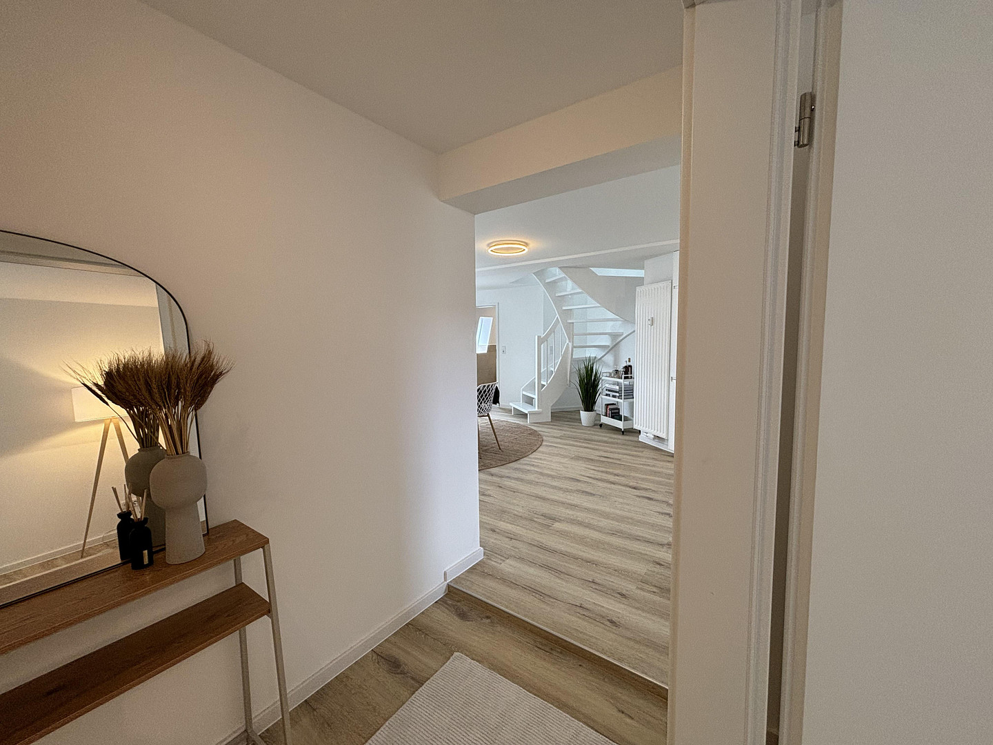 Vollmöblierte 2,5-Zimmer-Maisonette mit Tageslichtbad & Kellerraum - Neubau 2024 in Köln Mülheim! – Bergisch Gladbacher Str. 135-137, 51065 Köln(Mülheim) – Vorschaubild 28
