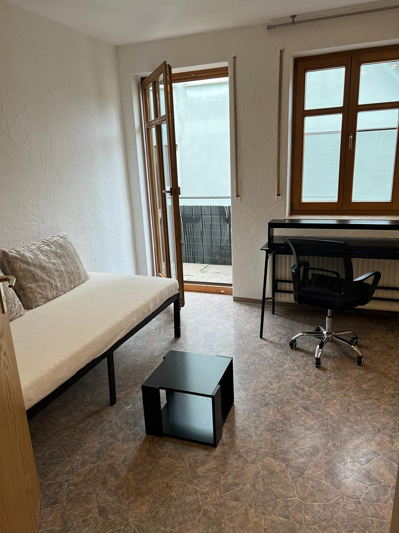 Vollmöblierte 1-Zimmer-Wohnung in ruhiger Umgebung – Hüttendorfer Straße 4, 91056 Erlangen(Hüttendorf) – Vorschaubild 2