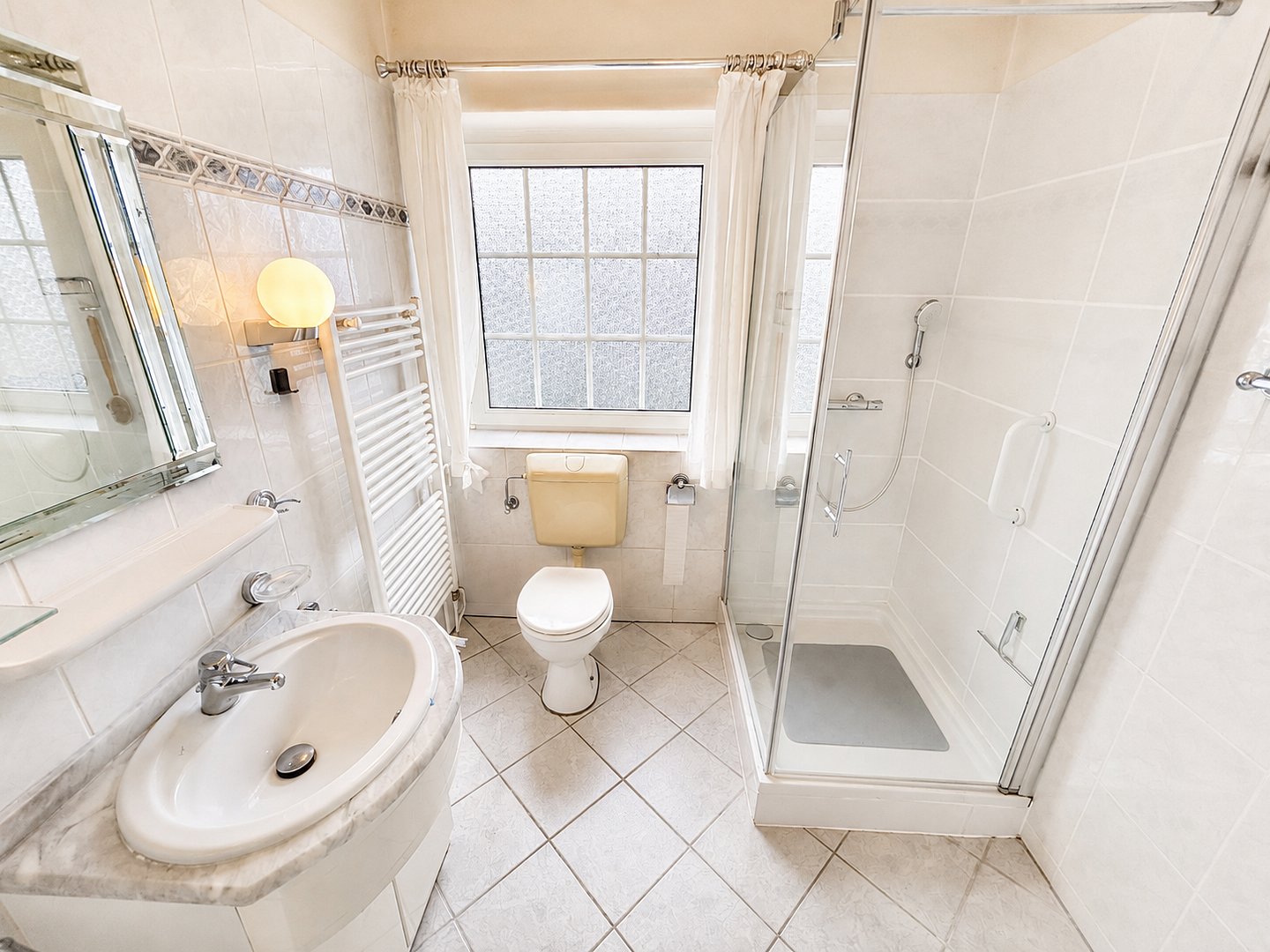 Reihenendhaus mit Balkon und Garage in beliebter Lage ! – Liebensteiner Straße 2, 28205 Bremen(Östliche Vorstadt) – Vorschaubild 7
