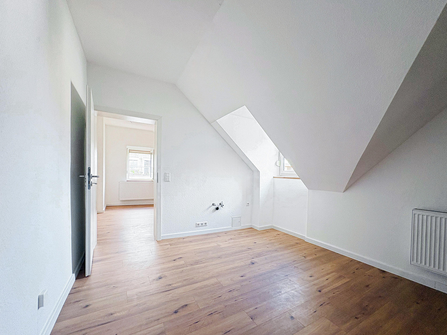 Erstbezug nach Kernsanierung | Stilvolle 2-Zimmer-Altbauwohnung | Provisionsfrei – 65199 Wiesbaden – Vorschaubild 3