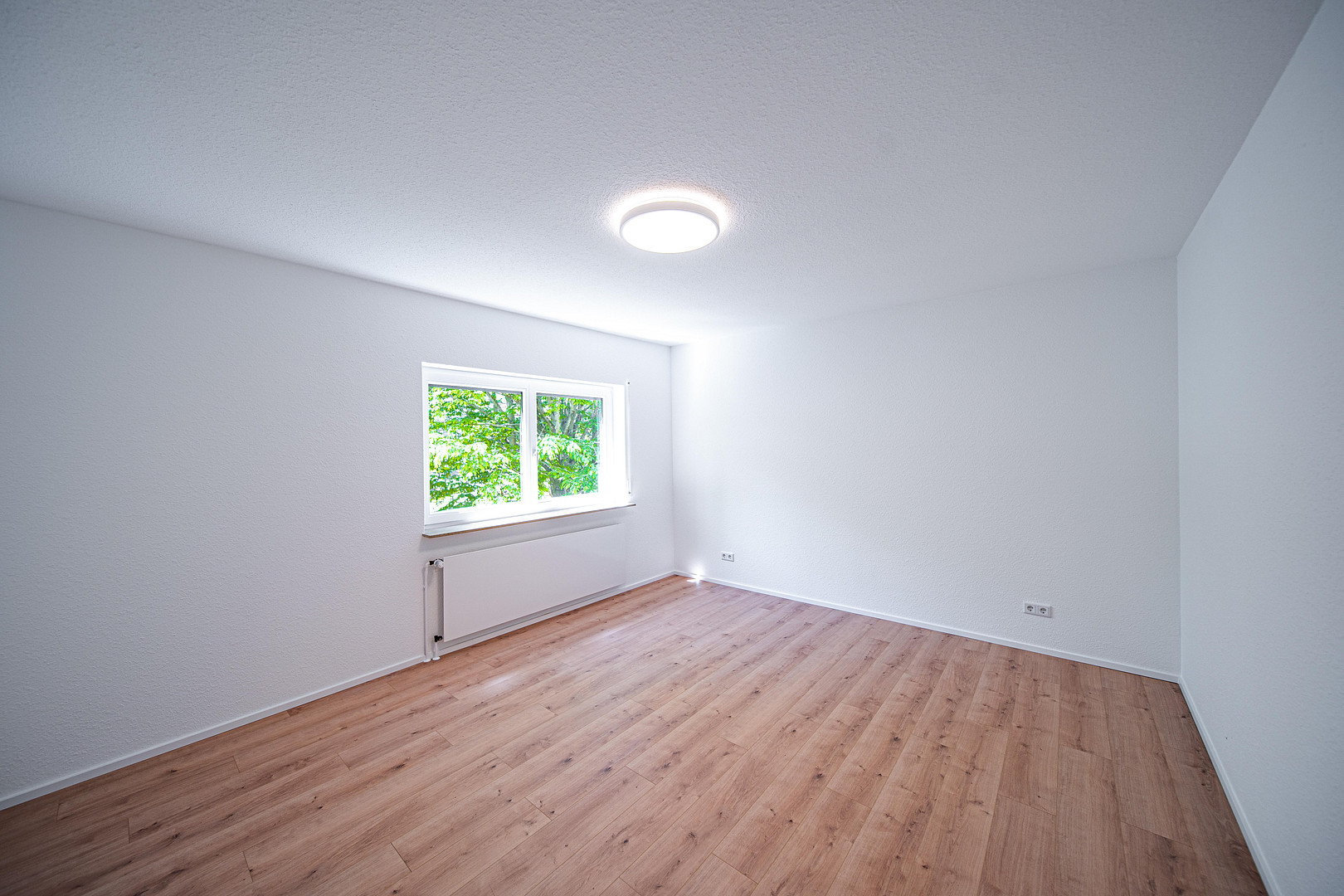 Frisch saniert & bezugsbereit: Helle 3 Zimmer mit Balkon in Wiesbaden-Biebrich – 65203 Wiesbaden – Vorschaubild 5