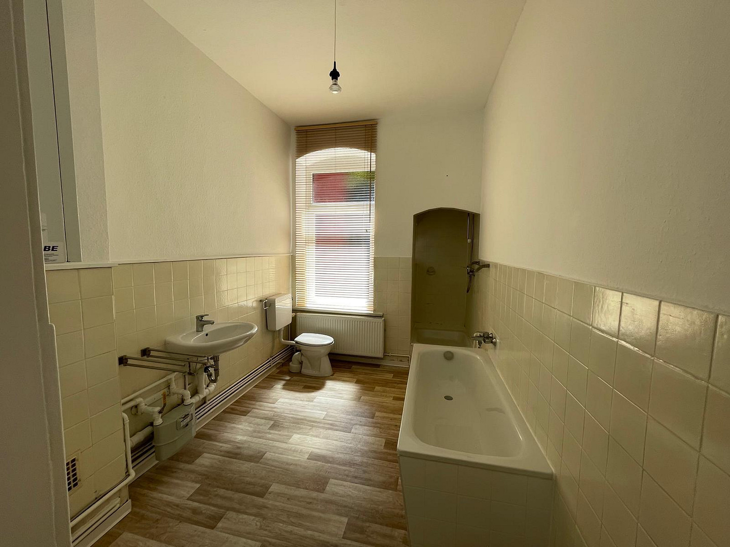 2-Zimmer Altbauwohnung an der Leibnitz Uni und Welfengarten / inklusive Küche – Hahnenstraße 9, 30167 Hannover(Nordstadt) – Vorschaubild 14