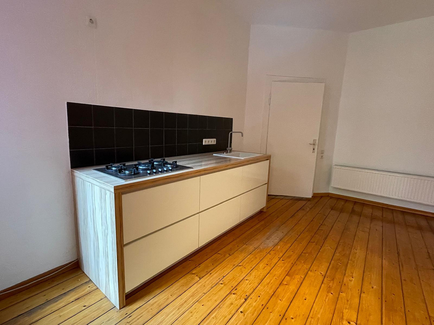 2-Zimmer Altbauwohnung an der Leibnitz Uni und Welfengarten / inklusive Küche – Hahnenstraße 9, 30167 Hannover(Nordstadt) – Vorschaubild 4
