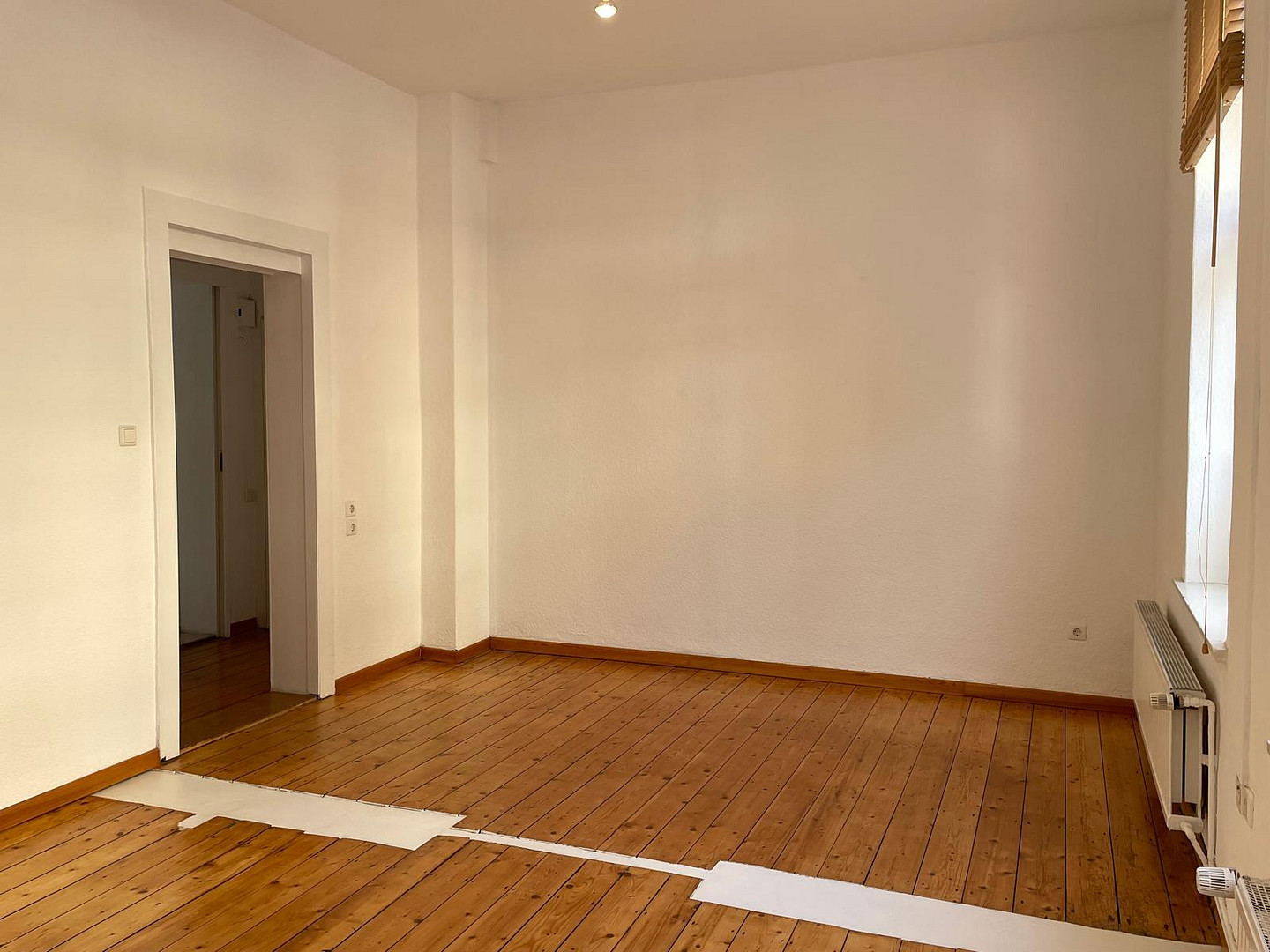 2-Zimmer Altbauwohnung an der Leibnitz Uni und Welfengarten / inklusive Küche – Hahnenstraße 9, 30167 Hannover(Nordstadt) – Vorschaubild 11
