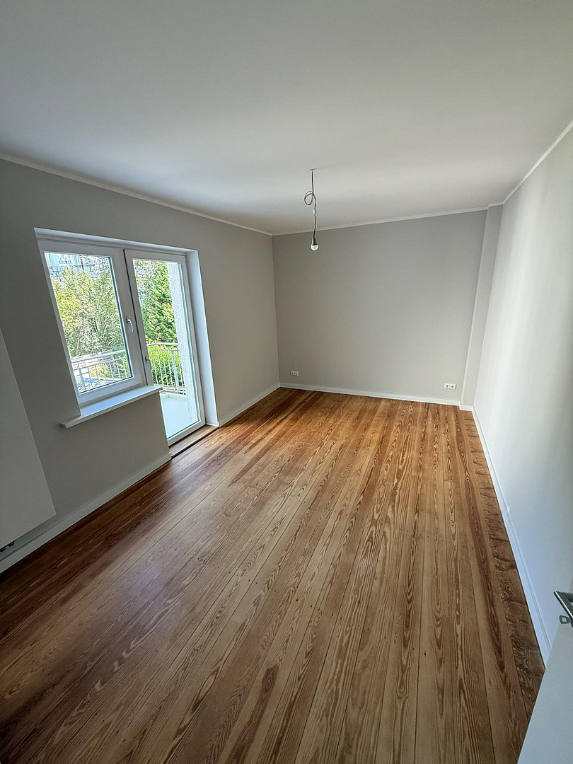 Traumwohnung im grünen Bahrenfeld, Erstbezug nach Sanierung, 3 Zi, EBK, Balkon, 1.OG, WG geeignet – 22761 Hamburg(Bahrenfeld) – Vorschaubild 2