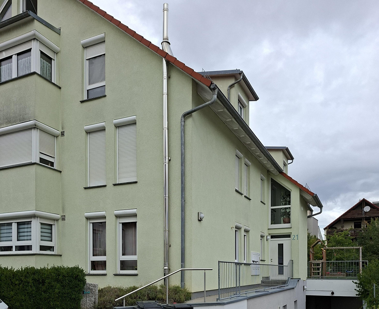 Eigentumswohnung mit Terrasse, Garten und Tiefgaragenstellplatz – 71083 Herrenberg-Gültstein(Gültstein) – Vorschaubild 2