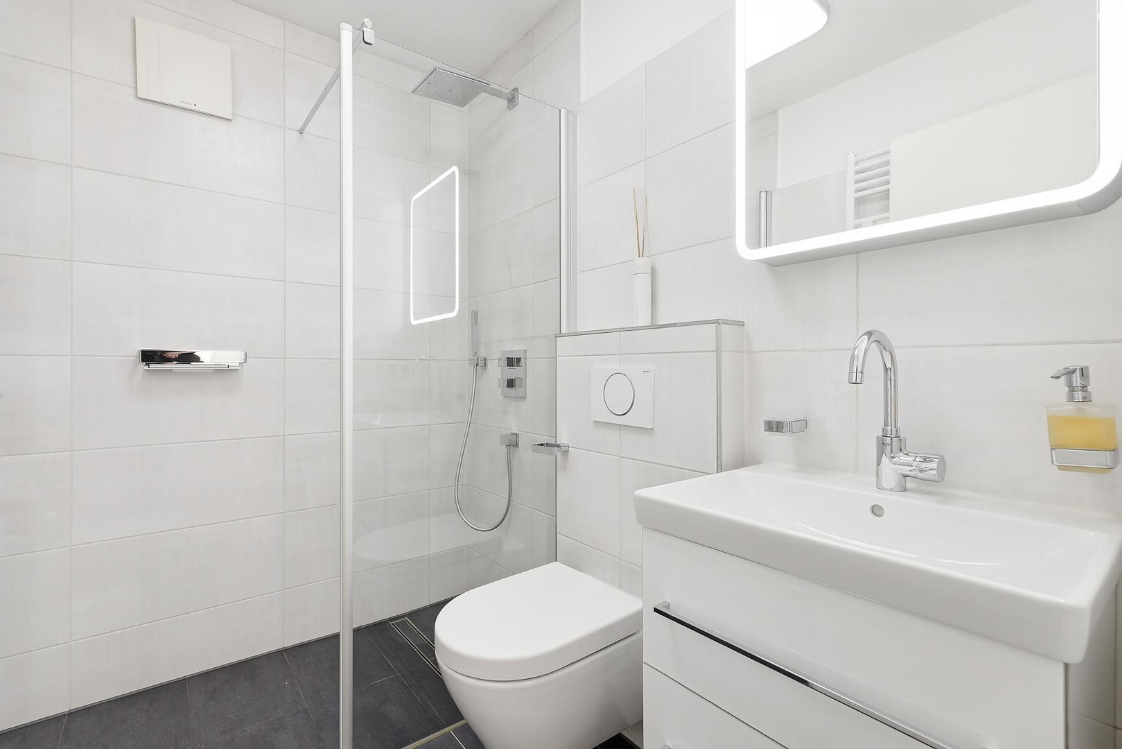 Helle 2,5-Zimmer-Wohnung mit großem Südwestbalkon und EBK – 81241 München(Pasing) – Vorschaubild 6