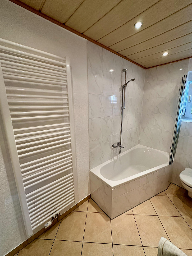 Frisch renovierte 2-Zimmer-Wohnung mit Balkon, Einbauküche und Stellplatz in der Zellerau – 97082 Würzburg(Zellerau) – Vorschaubild 6