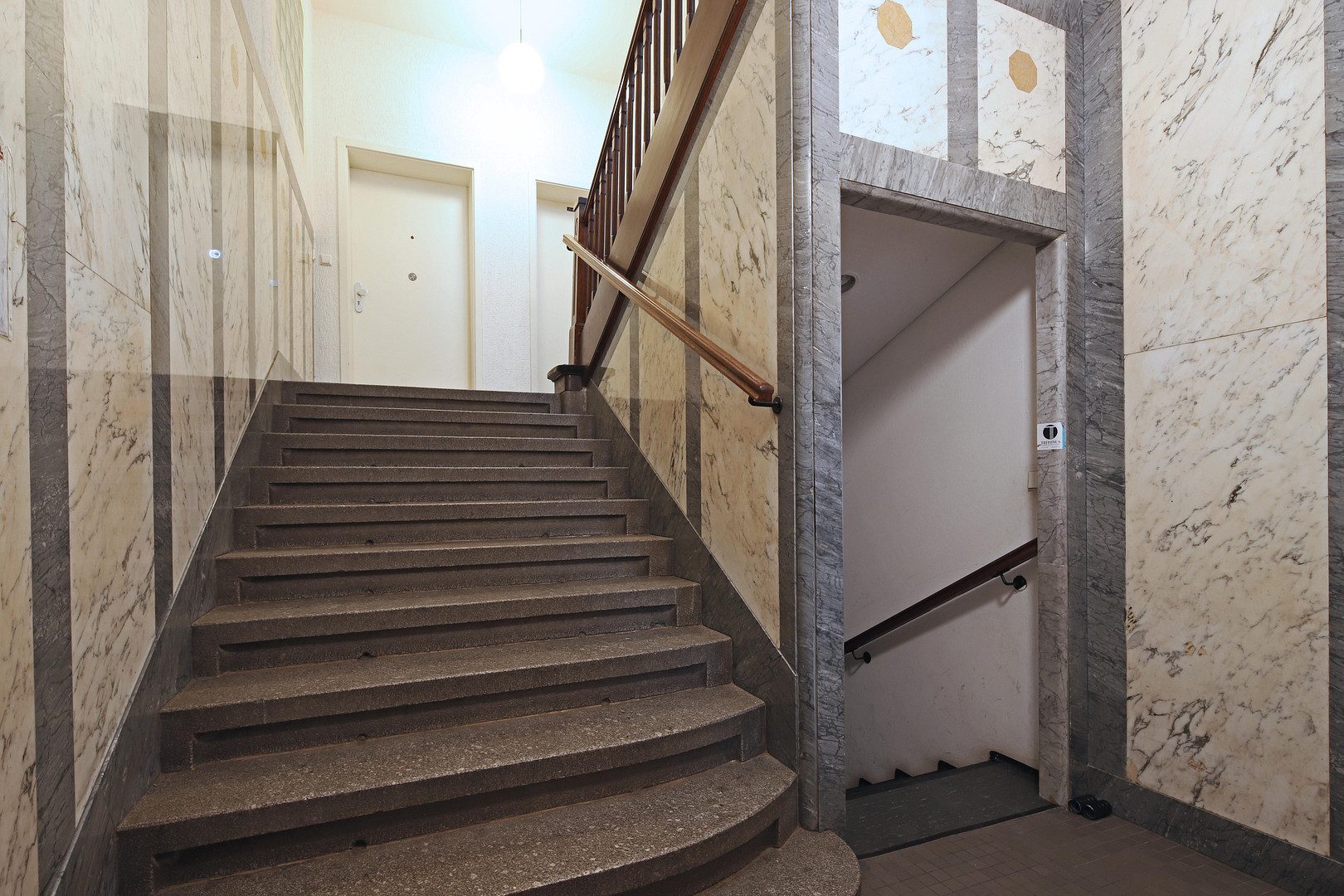 Großzügige 5-Zimmer-Wohnung in Stuttgart-Bad Cannstatt – 70372 Stuttgart(Bad Cannstatt) – Vorschaubild 16