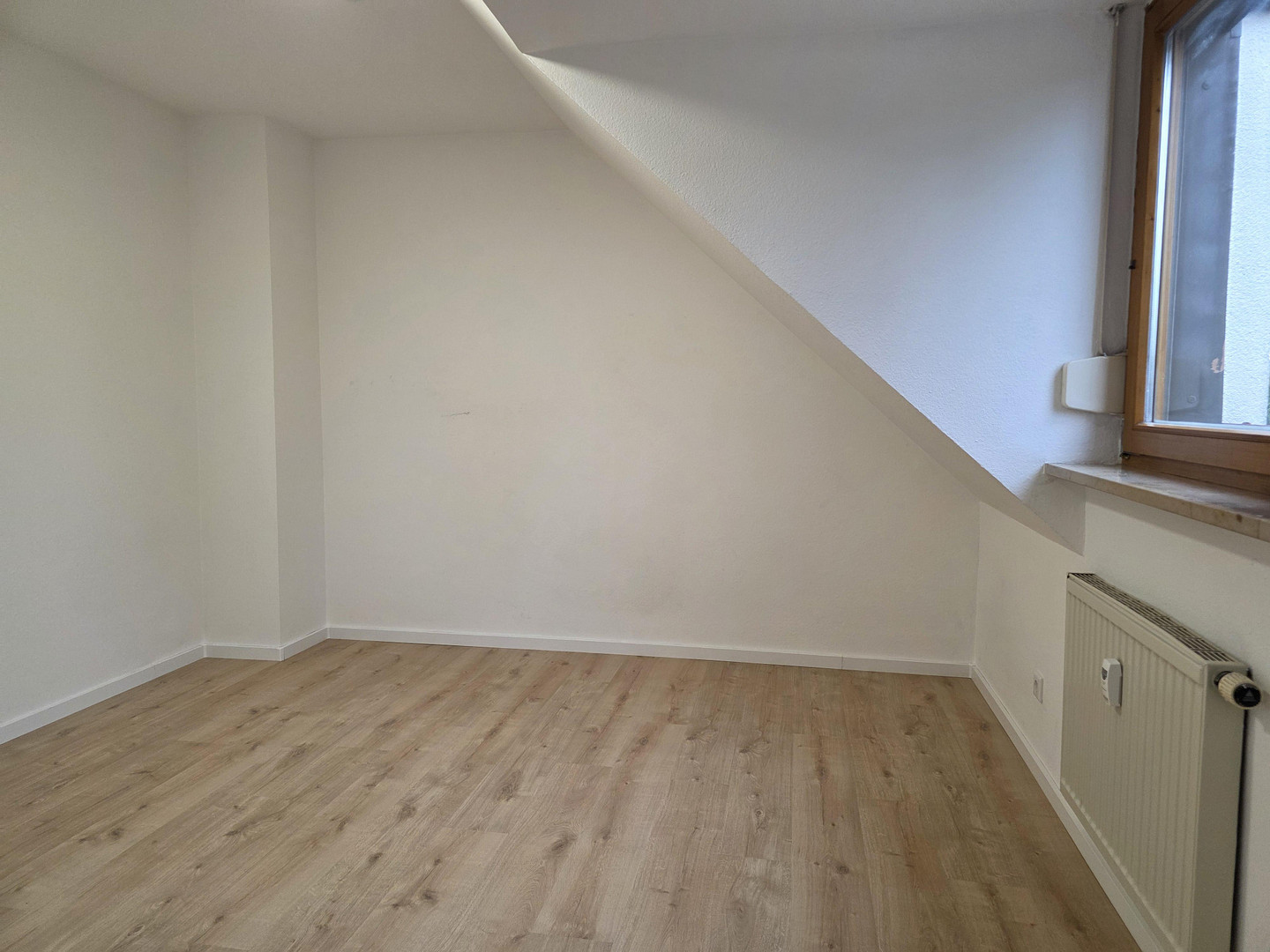 Schöne 1-Zimmer-Wohnung in Fürth-Dambach – bezugsfrei & sofort verfügbar – 90768 Fürth – Vorschaubild 2