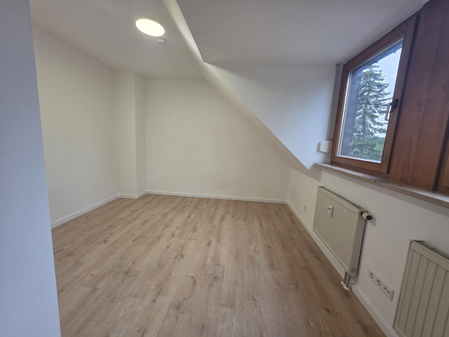 Schöne 1-Zimmer-Wohnung in Fürth-Dambach – bezugsfrei & sofort verfügbar – 90768 Fürth – Vorschaubild 4
