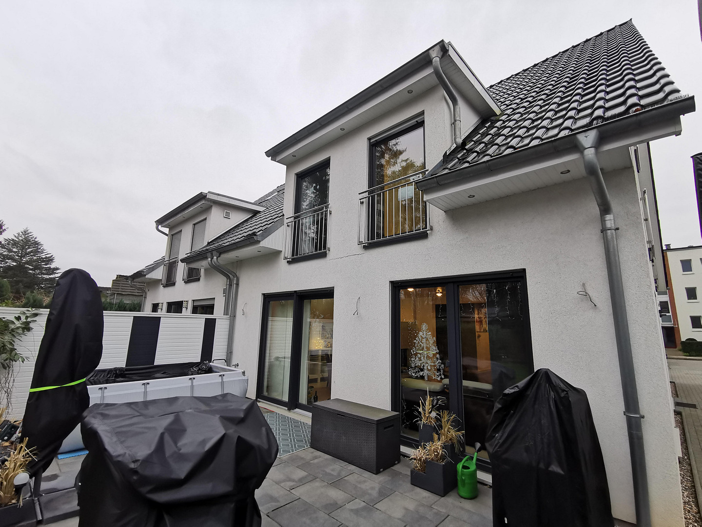 Geräumige, möblierte Doppelhaushälfte mit Garten, Pool und Kamin in ruhiger Lage - HH-Eidelstedt – 22523 Hamburg(Eidelstedt) – Vorschaubild 23
