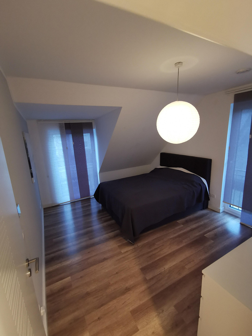 Geräumige, möblierte Doppelhaushälfte mit Garten, Pool und Kamin in ruhiger Lage - HH-Eidelstedt – 22523 Hamburg(Eidelstedt) – Vorschaubild 14